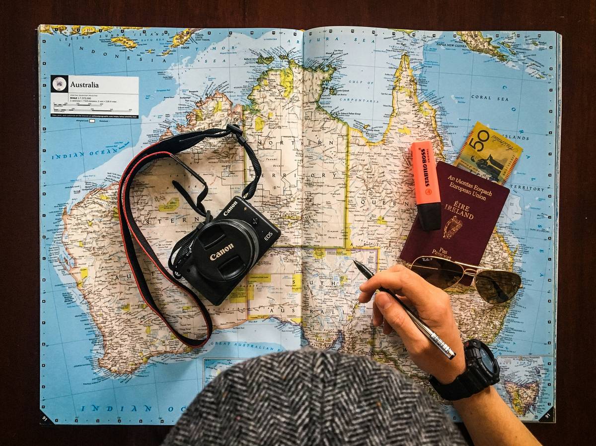 Digital dashboard showing real-time alerts to help travelers secure my itinerary