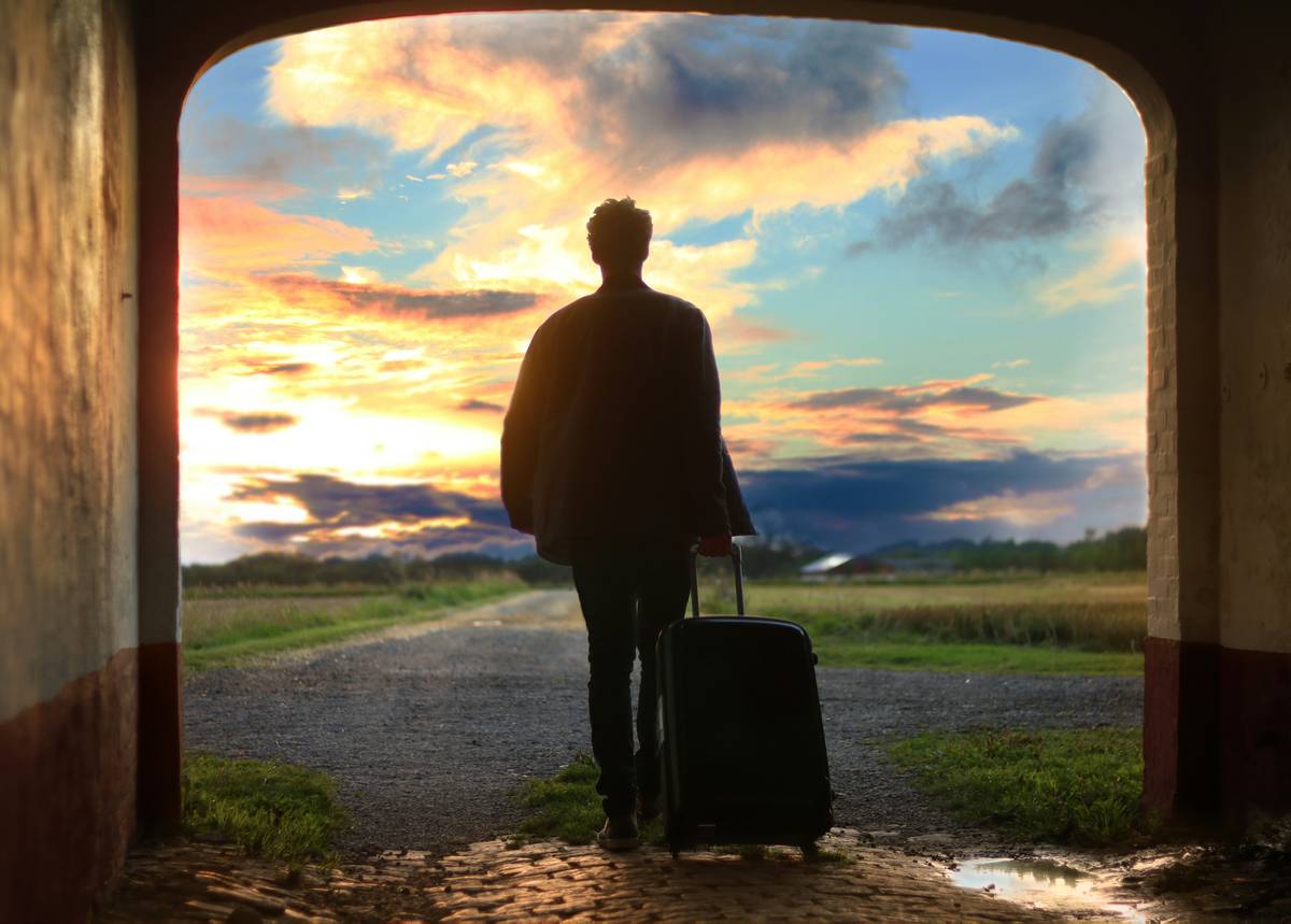 Traveler receiving compensation payout for delayed transportation insurance claim in Bali