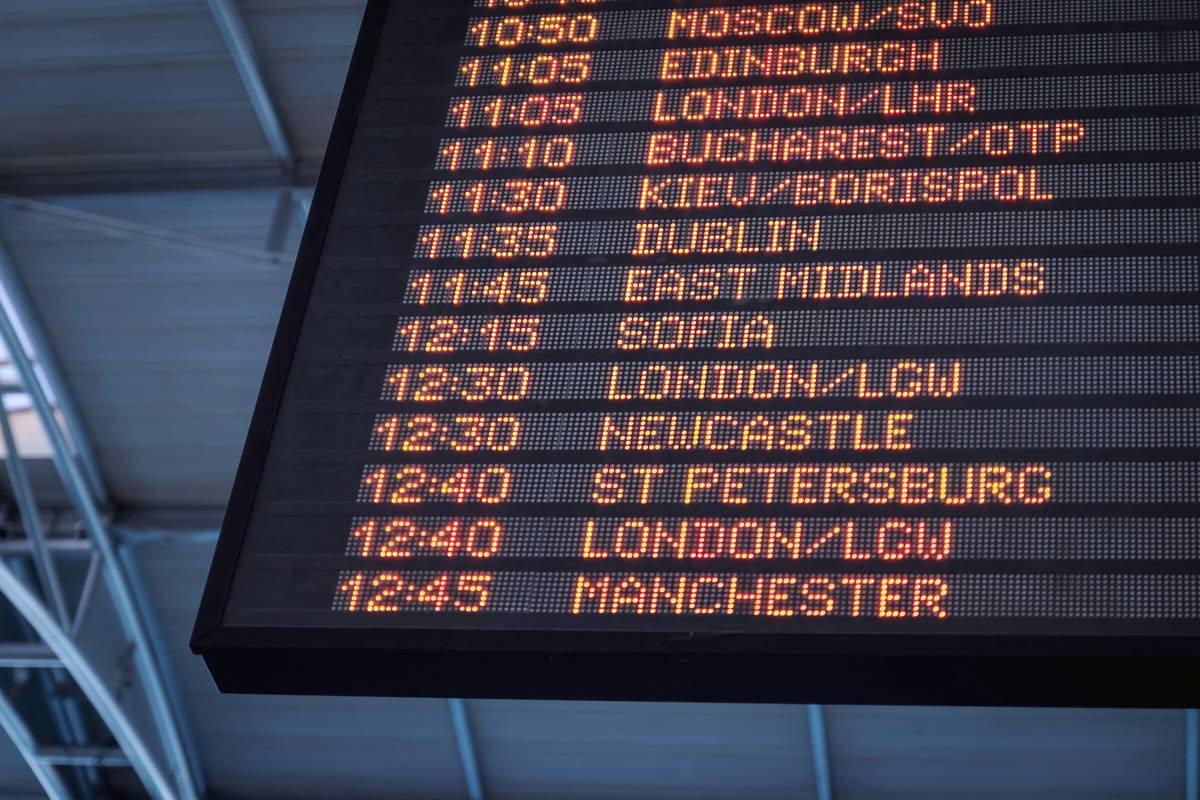 Delayed Flight Protection: 7 Proven Tips to Avoid Costly Travel Disasters